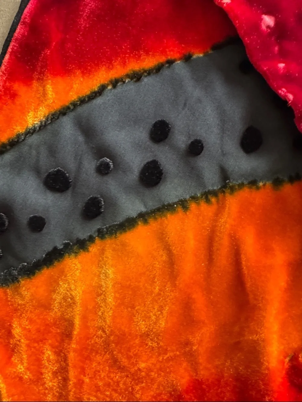 Saipet textural bold